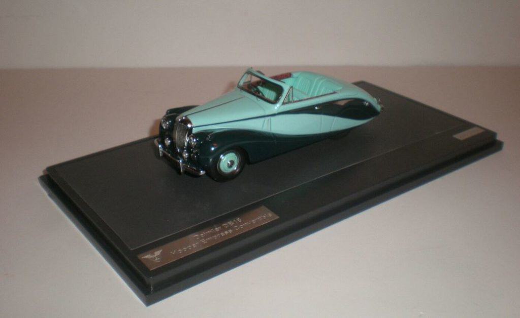 MATRIX MX40402-041 DAIMLER DB18 Hooper Empress Convertible 1951 Verte 1.43