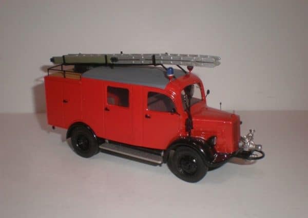 Fire truck 1941 MERCEDES BENZ L.1500 LLG pump