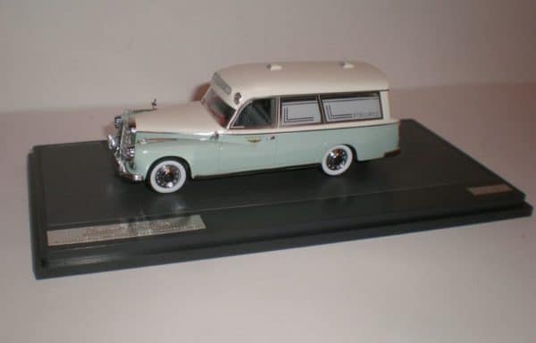 Matrix 1961 Mercedes Benz 300D W189 Ambulance VZA