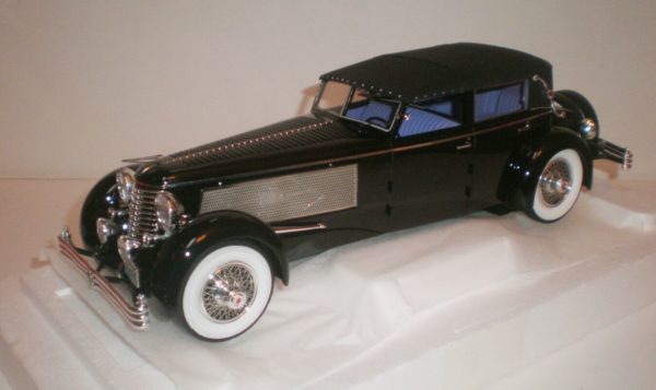 1937 Duesenberg SJ Town Car Chassis 2405 Rollson fully closed (1)