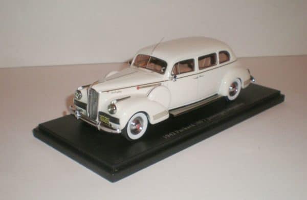 1941 Packard 180 seven passenger limousine Beige (6)