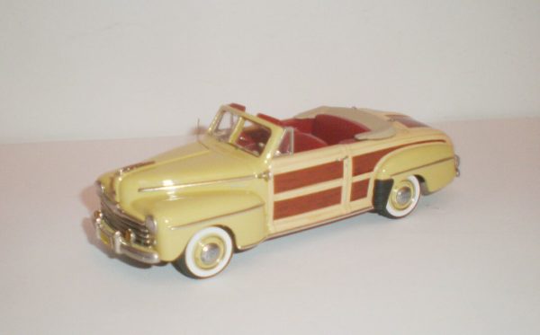 1947 Ford Sportsman convertible top down MC-56 (2)