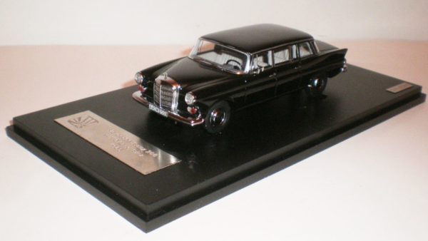 1965 Mercedes Benz 200 W110 Lang Binz (1)