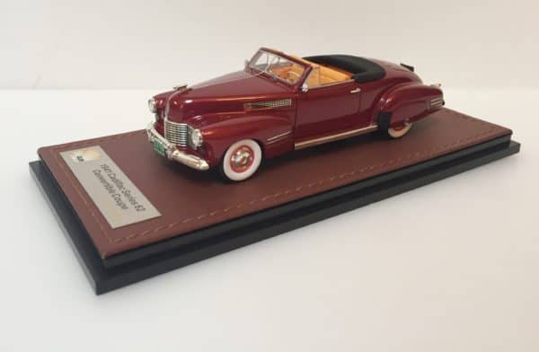 1941 Cadillac Series 62 Convertible Coupe open red (1)