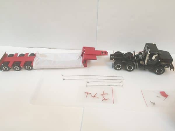 International Series S Low boy truck (1)