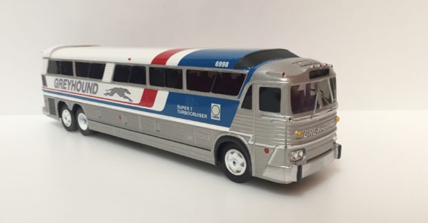 MCI-7 Greyhound Turbocruiser super 7 (6)