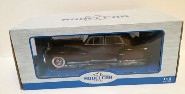 1941 Cadillac Fleetwood Series 60 MCG Model Car Group Diecast model (6)