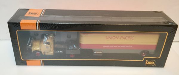 1955 Mack B61 Union Pacific (1)
