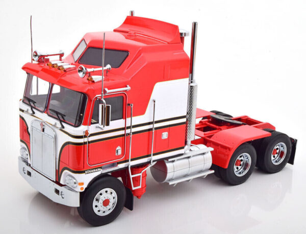 Road King 1-18 Kenworth K100 Truck